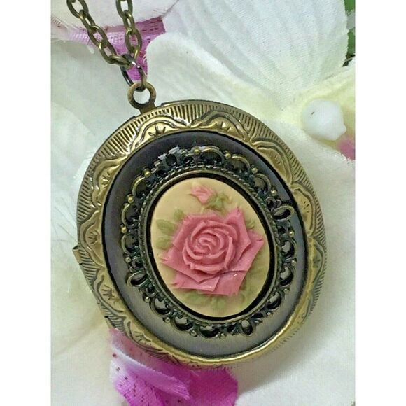 Victorian Mauve Rose Cameo Locket Necklace Bronze - Picture 3 of 7